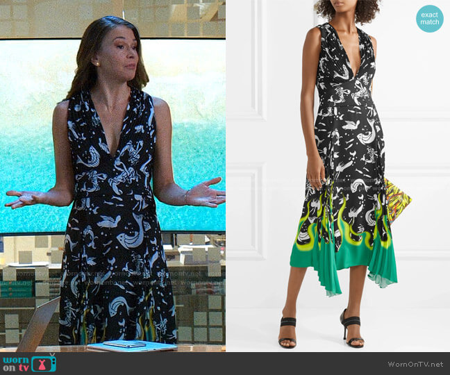 Prada Asymmetric Printed Crepe Midi Dress worn by Liza Miller (Sutton Foster) on Younger