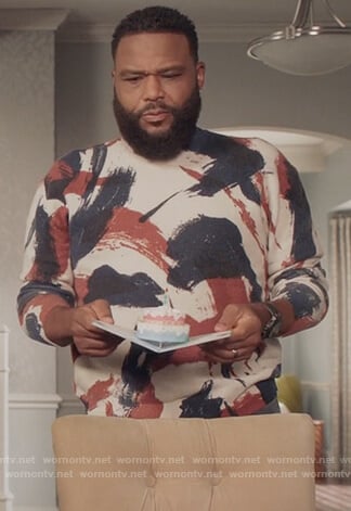 Andre’s paint brush print sweatshirt on Black-ish