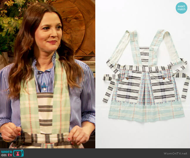 Anthropologie Kelby Mixed Plaid Apron worn by Drew Barrymore on The Drew Barrymore Show
