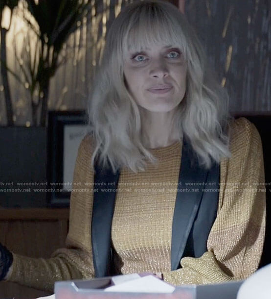 Alice’s yellow metallic striped sweater on Batwoman