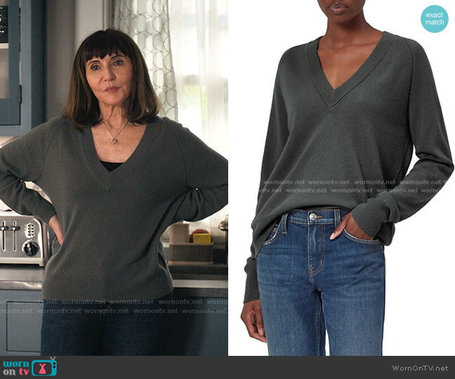 Equipment Madalene V-Neck Cashmere Sweater in Beetle worn by Maggie Clarke (Mary Steenburgen) on Zoeys Extraordinary Playlist