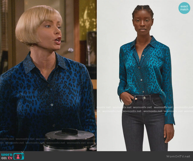 Equipment Essential Silk Shirt worn by Jill Kendall (Jaime Pressly) on Mom