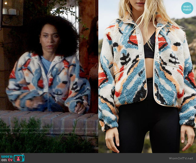 Free People Printed Hit The Slopes Fleece Jacket worn by Maggie Pierce (Kelly McCreary) on Greys Anatomy