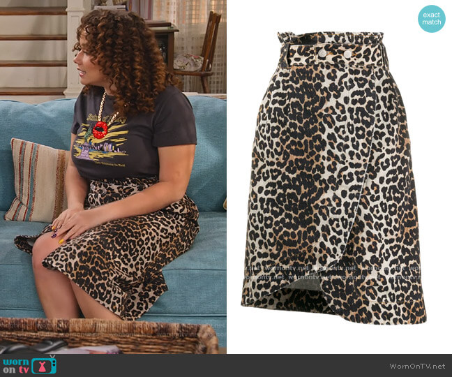 Ganni Leopard print asymmetric denim skirt worn by Jade (Talia Jackson) on Family Reunion