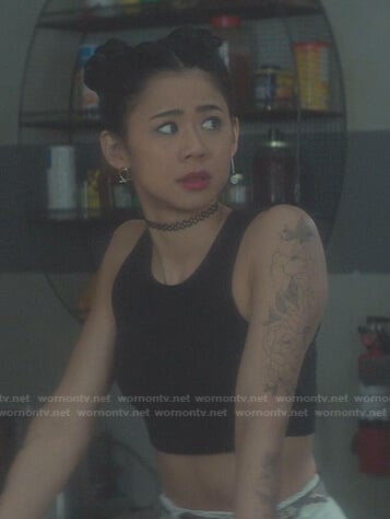 George’s black cropped tank on Nancy Drew
