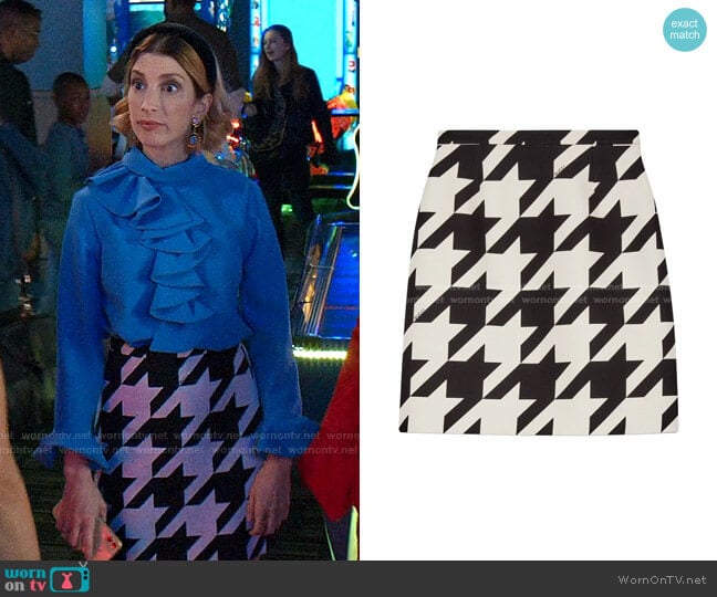 Gucci Houndstooth Print Mini Skirt worn by Lauren (Molly Bernard) on Younger