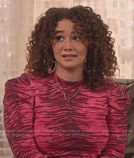 Jade’s pink tiger puff sleeve sweatshirt on Family Reunion