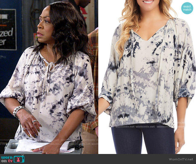 Karen Kane Blouson Top worn by Tina Butler (Tichina Arnold) on The Neighborhood