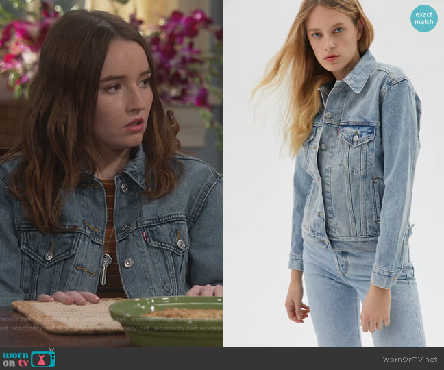 Urban Outfitters Ex Boyfriend Trucker Jacket worn by Eve Baxter (Kaitlyn Dever) on Last Man Standing