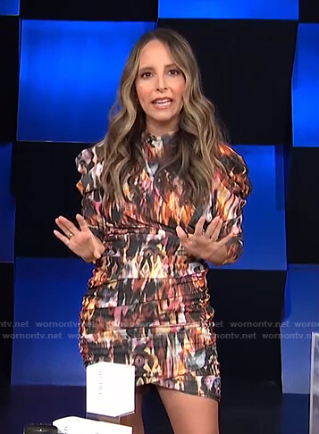 Lilliana’s abstract print ruched mini dress on E! News Daily Pop