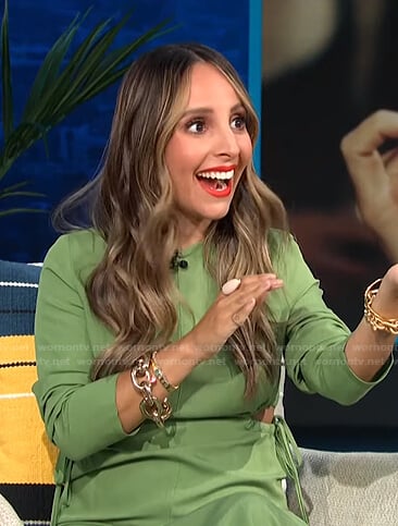 Lilliana’s green cutout waist dress on E! News Daily Pop