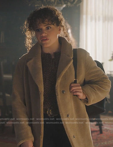 Maggie’s beige fur coat on Charmed