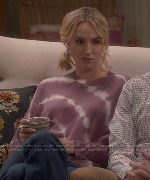 Mandy’s pink tie dye sweater on Last Man Standing