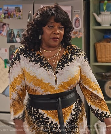 MDear’s floral zip blouse on Family Reunion
