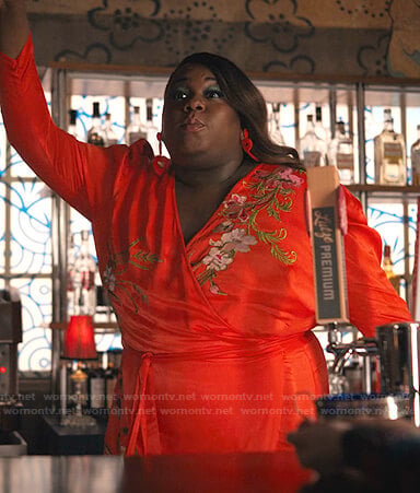 Mo’s orange floral embroidered wrap dress on Zoeys Extraordinary Playlist