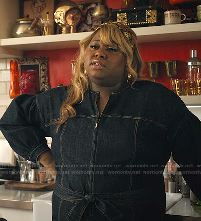 Mo’s jumpsuit on Zoeys Extraordinary Playlist