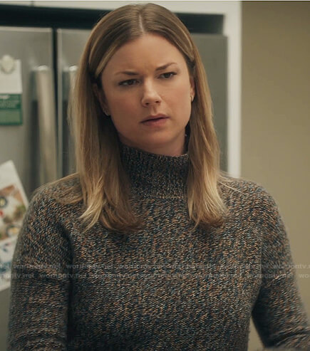 Nic’s marled turtleneck sweater on The Resident