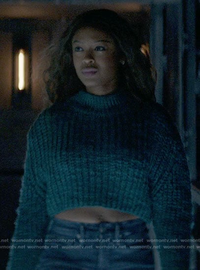 Ryan’s teal cropped sweater on Batwoman