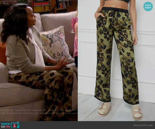 Scotch & Soda Forest Floral Wide-Leg Pants worn by Tina Butler (Tichina Arnold) on The Neighborhood