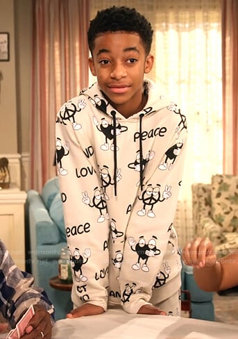 Shaka’s love and peace print hoodie and sweatpants on Family Reunion