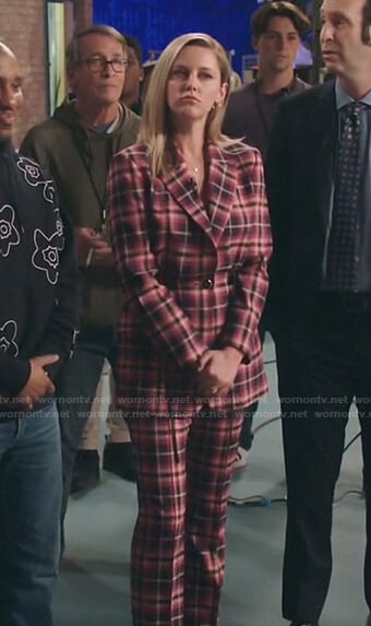 Tami’s pink plaid blazer and pants on Kenan