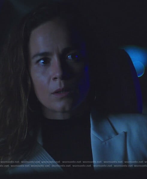 Teresa’s white single breasted blazer on Queen of the South