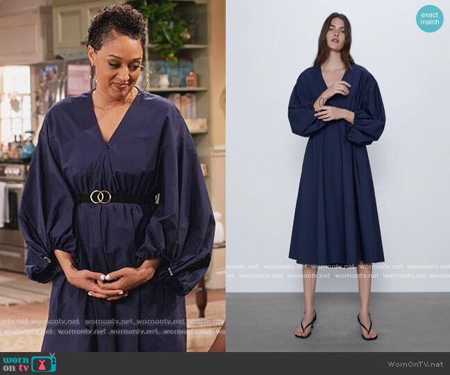 Zara Poplin Dress with Voluminous Sleeves worn by Cocoa McKellan (Tia Mowry-Hardrict) on Family Reunion