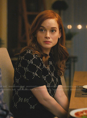 Zoey’s black M print sweater on Zoeys Extraordinary Playlist