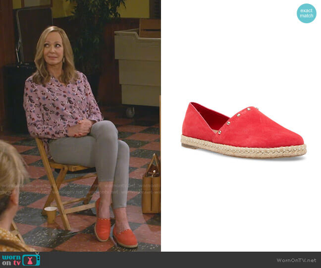 Anne Klein Kaily Espadrille Flats worn by Bonnie Plunkett (Allison Janney) on Mom