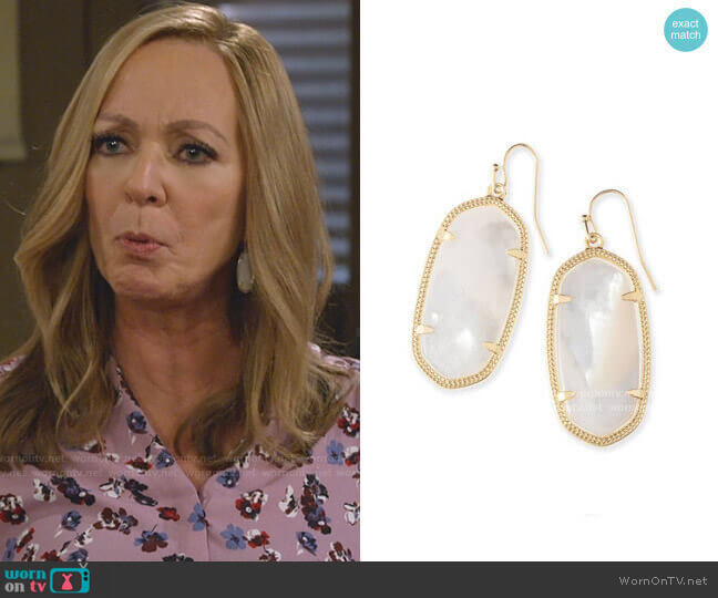 Kendra Scott Elle Earrings worn by Bonnie Plunkett (Allison Janney) on Mom