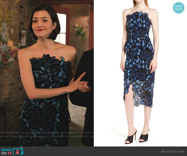 Elliatt Times Dress worn by Rosanna Williams (Katie Findlay) on Zoeys Extraordinary Playlist