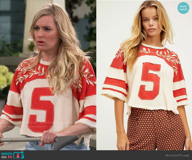 Free People High Five Tee worn by Gemma (Beth Behrs) on The Neighborhood