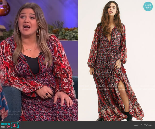 Free People Happy Feelings Midi Dress worn by Kelly Clarkson on The Kelly Clarkson Show