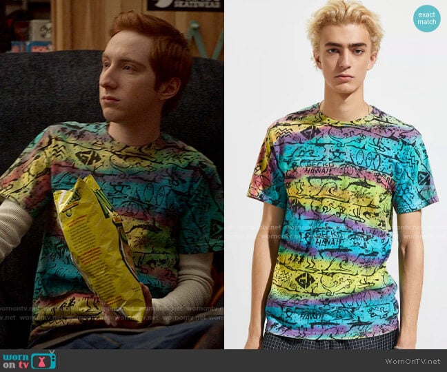 Gecko Hawaii Printed Tie-Dye Tee worn by Big Red (Larry Saperstein) on High School Musical The Musical The Series