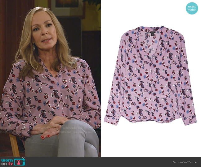 Halogen V-Neck Top in Purple Darota Floral worn by Bonnie Plunkett (Allison Janney) on Mom