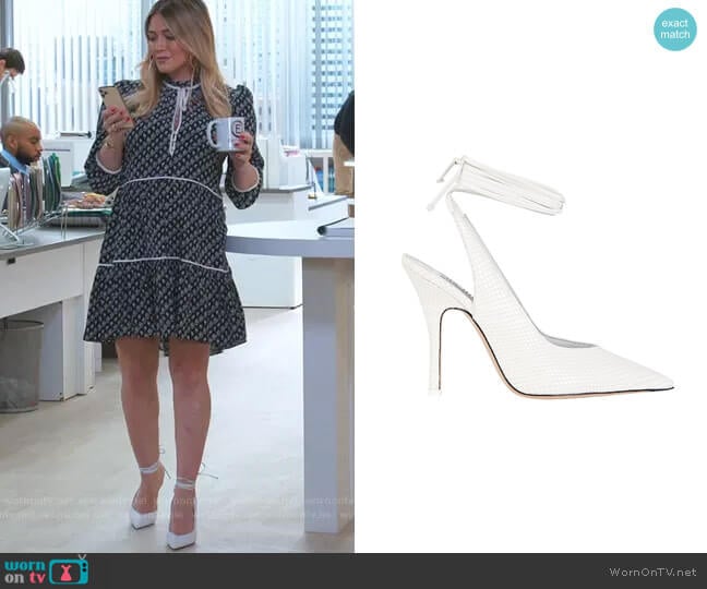 Attico Venus Pumps worn by Kelsey Peters (Hilary Duff) on Younger