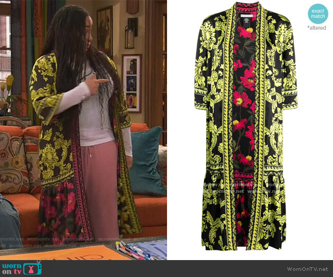 Alice + Olivia Dottie reversible kimono worn by Raven Baxter (Raven-Symoné) on Ravens Home