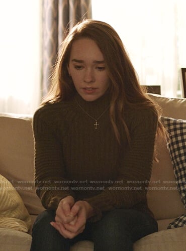 Angelina’s green ribbed turtleneck sweater on Manifest
