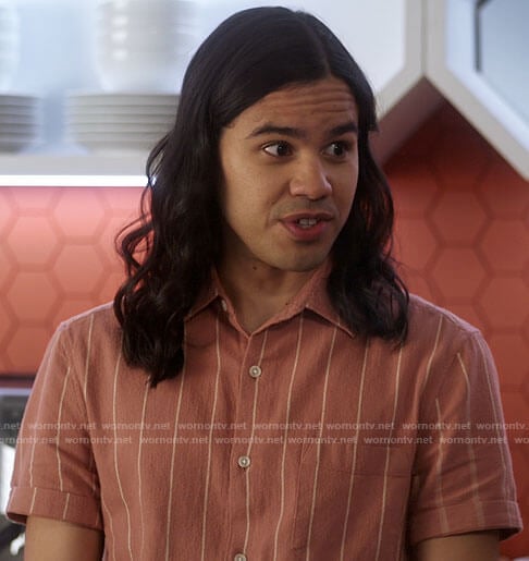 Cisco’s coral striped shirt on The Flash