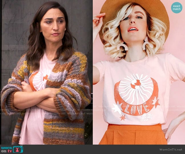 Dazey LA Moon & Back Tee worn by Dawn Solano (Sara Bareilles) on Girls5eva