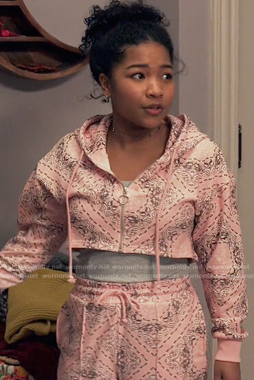 Delilah’s pink printed hoodie and pants set on The Equalizer