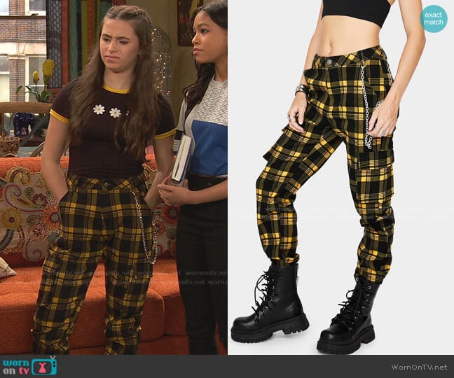 Dolls Kill Misfit Misconduct Cargo Pants worn by Tess O'Malley (Sky Katz) on Ravens Home