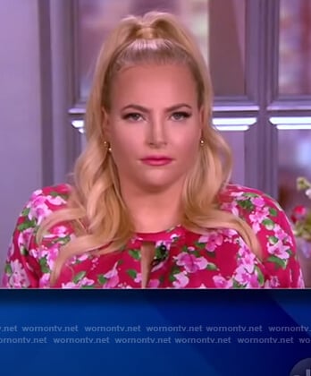 Meghan’s pink floral keyhole dress on The View