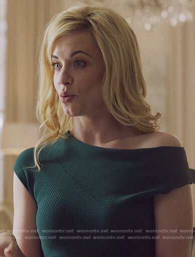 Kelly-Anne’s green ribbed asymmetric dress on Queen of the South