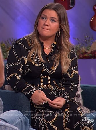 Kelly’s black chain print shirtdress on The Kelly Clarkson Show