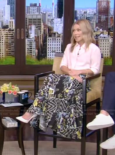 Kelly’s black floral pleated skirt on Live with Kelly and Ryan