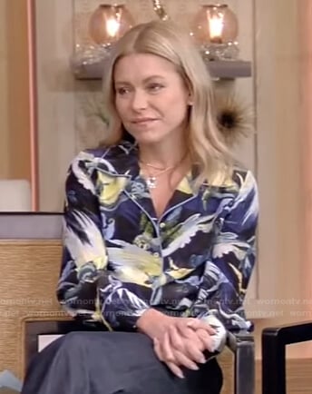 Kelly’s bird print shirt on Live with Kelly and Ryan