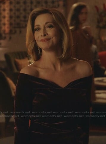 Laura’s purple off-shoulder velvet dress on Dynasty