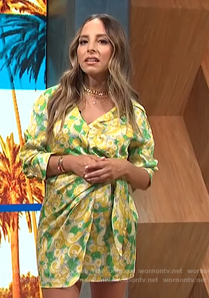 Lilliana’s green floral print wrap dress on E! News Daily Pop