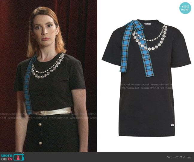 Miu Miu Necklace Chain Jersey T-shirt worn by Lauren (Molly Bernard) on Younger